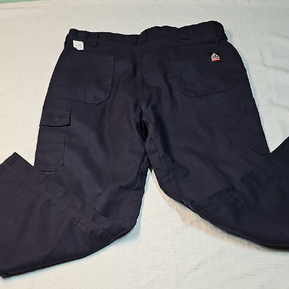 Bulwark iQ FR Flame Resistant Navy Work Pants Cargo Size 40x30 Set of 2 - Picture 3 of 14